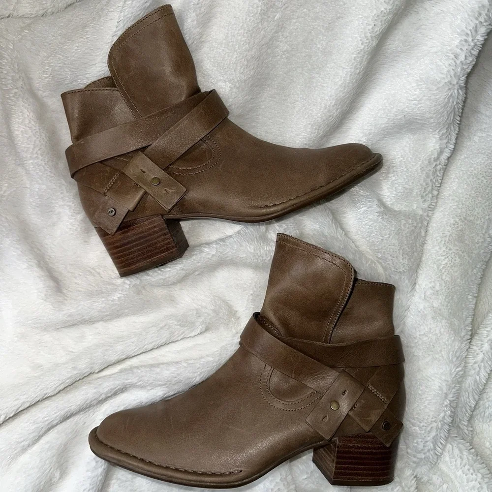 UGG Elysian Leather Ankle Boots 8.5‎ Sahara Zip Cowboy Western Brown Festival